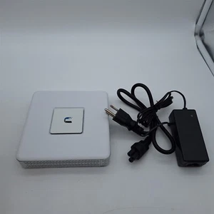 Ubiquiti Networks UniFi Security Gateway - White (USG) - Picture 1 of 4