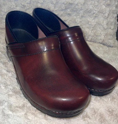 Tamanco feminino Sanita Pro Cabrio couro bordô profissional dinamarquês 43 W 11 enfermeira - Imagem 1 de 4