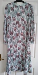 BNWT DARLING LONDON FIT & FLARE FLORAL GREEN MIDI DRESS SIZE 10 RRP £75 - Picture 1 of 7