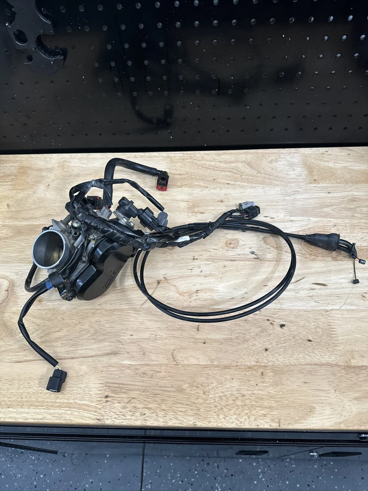 2010 Kawasaki KX450F KX 450F OEM KEIHIN FUEL INJECTOR THROTTLE BODY 2009 - 2011 - Image 1 of 4