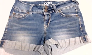 Wallflower Denim Jean Shorts Size 3 Really Cute Ex Cond Juniors Cuffs - Picture 1 of 4