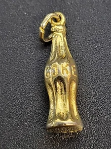 Vintage Chapado en Oro Coca Cola Botella Dije/Colgante 1" Alto - Imagen 1 de 5