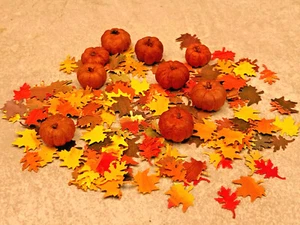 MINI HOJAS DE OTOÑO PIÑAS CALABAZAS Otoño Mesa Dispersión Casa de Muñecas Diorama - Imagen 1 de 6