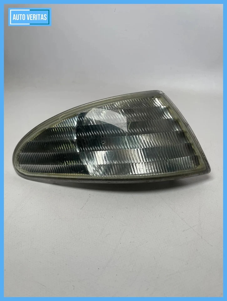 Original Ford Mondeo (BAP) Right Front Turn Signal 93BGI3368AB - Image 1 of 4