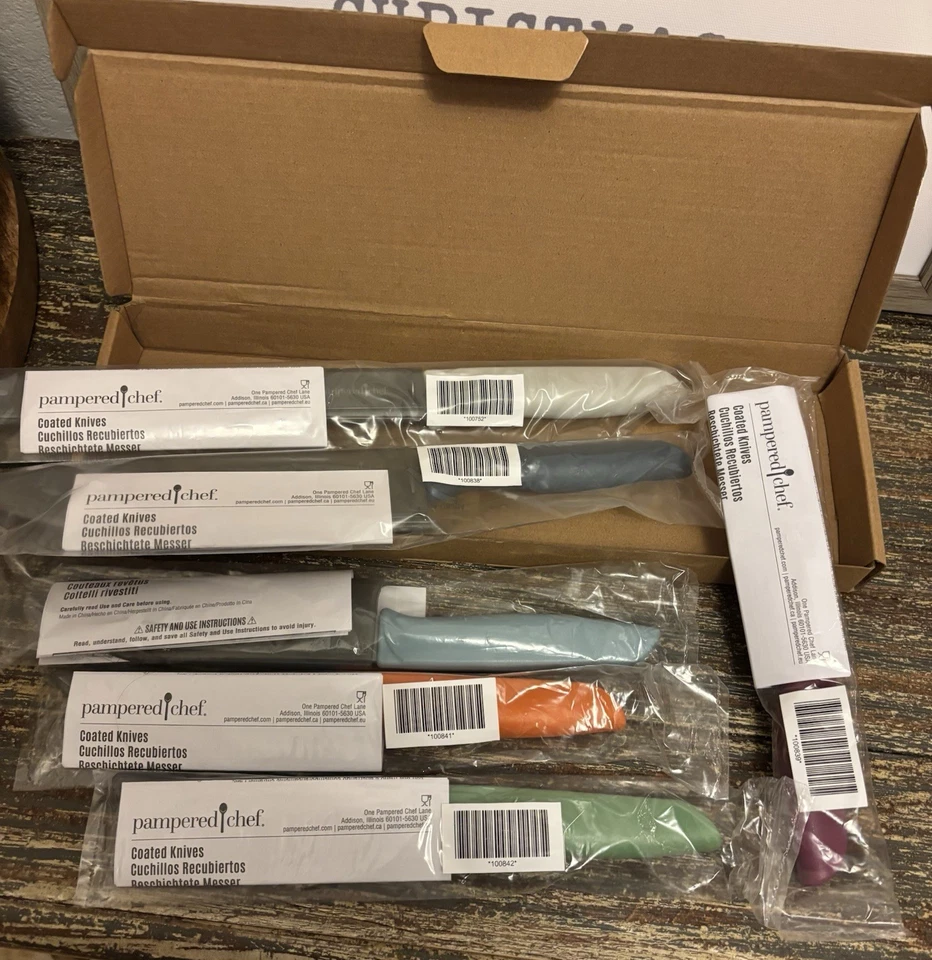 Pampered Chef COATED KNIFE SET OF 6 Kitchen Tools  Dishwasher-safe NIB - Image 1 of 2