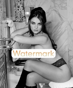 ¡¡A ELIZABETH HURLEY le encanta mostrar cuerpo!! ** Impresión de pigmento profesional de alta resolución (8,5"x11") - Imagen 1 de 1