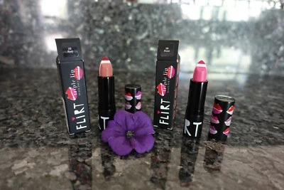 Lápiz labial Flirt triple labio puchero hinchado nuevo en caja tamaño completo 0,15 oz Foto 1 de 4