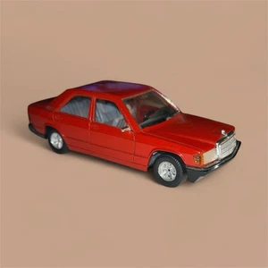 Vintage Burago Maßstab 1:25 Diecast 0105 - Mercedes-Benz 190 E rot Made in Italy - Bild 1 von 8