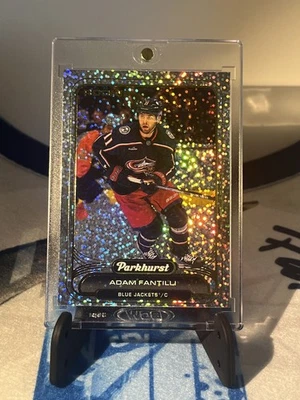 2023-24 Adam Fantilli CARTÃO DE NOVATO SALPICADO ARCO-ÍRIS FOLHA Parkhurst Rookies Estado perfeito - Imagem 1 de 2