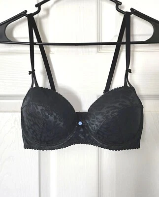 Sujetador Betsey Johnson Negro Estampado Leopardo con Lazo Azul Gatito Nailon Satinado Talla 32D Foto 1 de 4