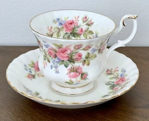 Royal Albert Moss Rose CUPS & SAUCERS, Montrose Shape 1st Quality 1980's England - Picture 1 of 9