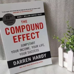 The Compound Effect by Darren Hardy (English, Trade Paperback) Brand New Book - Picture 1 of 5