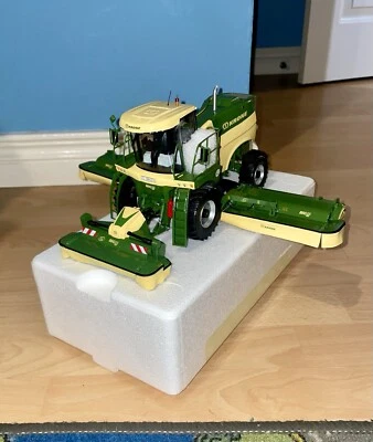 KRONE BIG M 450 1:32 Scale Model - Image 1 of 3