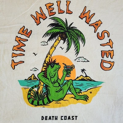 Camiseta Death Coast Supply Time Well Wasted Beach Iguana Beige Pequeña Gráfica Nueva Sin Etiquetas Foto 1 de 4