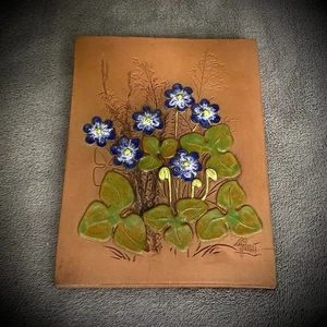 Jie Gantofta - Floral Wall Ceramic Plaque - Purple Violets - No. 550 – Sweden - Picture 1 of 23