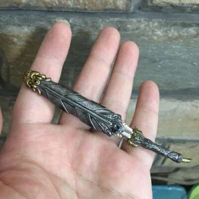 H4-10-2 1:6 AVP Alien vs. Predator Warrior  12" Puppet Office Doll Weapon - Image 1 of 3