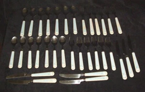 Tienshan DAISY BOUQUET Flatware Silverware 33 Pc Forks Spoons Knives UTENSILS - Picture 1 of 4
