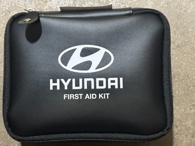 NUEVO KIT DE PRIMEROS AUXILIOS UNIVERSAL OEM HYUNDAI - VER FOTO PARA VER CONTENIDO Foto 1 de 4
