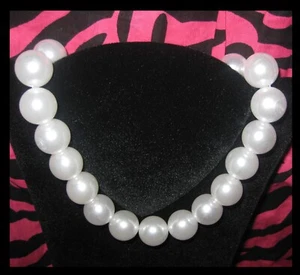 Jumbo Pearl Costume Necklace Breakfast Tiffanys Harry Stiles Cave Girl Fancy - Picture 1 of 4