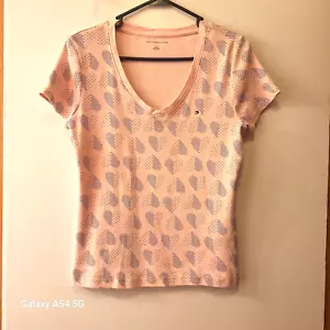 Tommy Hilfiger Damen Kurzarm Shirt rosa mit blau gepunkteten Herzen Gr... - Bild 1 von 7