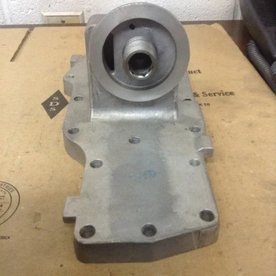 Cabezal de filtro de aceite de motor Cummins ISB 4980333 Foto 1 de 4