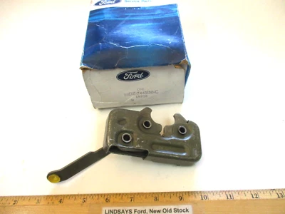 Ford 1988/1989 Taurus (74) y Sable (74) vagón "pestillo" (puerta trasera) con liberación remota  Foto 1 de 4