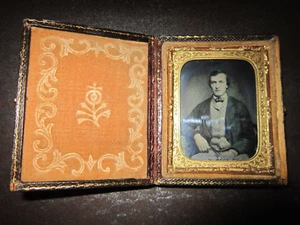 Cased Photograph Of A Victorian Gentleman (Lot 2) - Picture 1 of 11