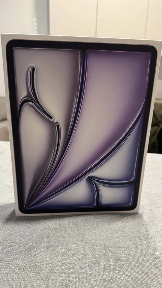 Apple iPad Air 13-inch A3269 128 GB, Wi-Fi + 5G, 13 in - Starlight