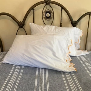 Vtg Fancywork Pillow Cases Crochet Inset & Edge Cotton Queen Pair Set 20 x 32 - Picture 1 of 24