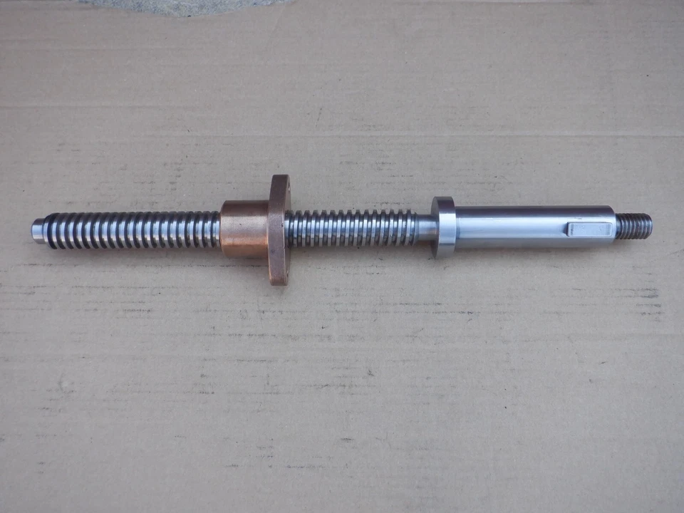 COLCHESTER MASTIFF 1400, CLAUSING 21" LATHE, TAILSTOCK SCREW & NUT No 42449 - Image 1 of 4