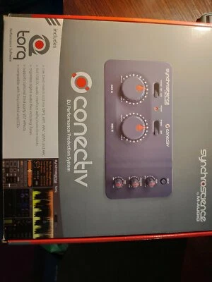 M-Audio Torq Conectiv Bundle DJ VINYL/CD PACK - Image 1 of 4