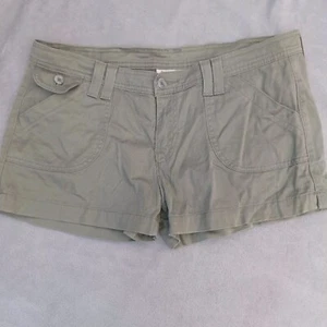 Levis Jeans Shorts 10 34x2.5 Womens Green Chino Short Hot Pants Blank White Tab - Picture 1 of 15