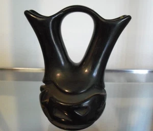 Madeline Naranjo Santa Clara Black Ware Wedding Basket Vase Vessel 5.75" - Picture 1 of 7