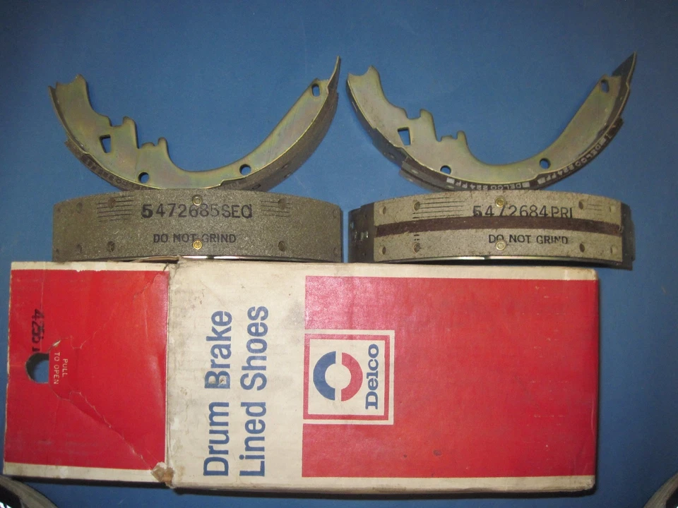 Nuevo juego de zapatas de freno traseras Chevrolet 1971-1975 tamaño completo turismos Foto 1 de 1