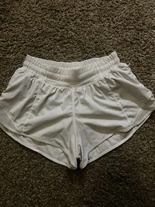 Lululemon Girls Light Gray Shorty Shorts Sz 4 - 000148 - Picture 1 of 7