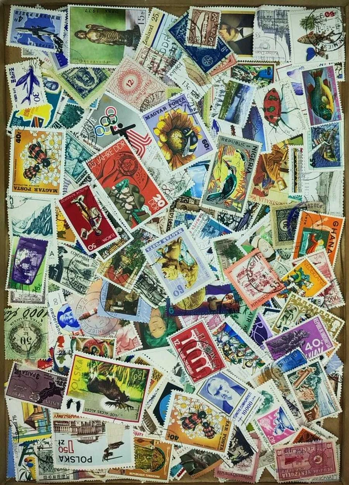 Kiloware stamps mix size, used and mint 500 pcs lot (extra 5% free stamps) - Image 1 of 1