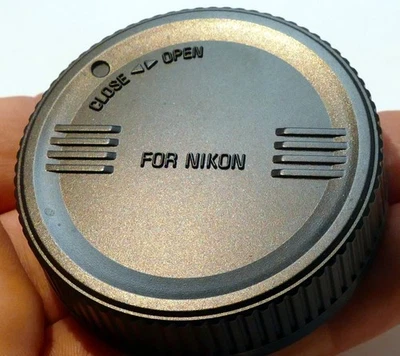 SIGMA REAR Lens Cap For Nikon 24-105mm 18-35mm f1.8 HSM - Image 1 of 4