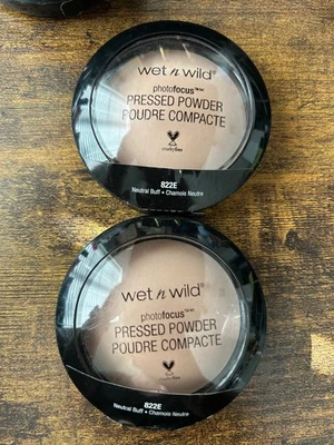 Wet N Wild Photo Focus Pressed Powder #822E Neutral Buff QTY:2 - Image 1 of 3