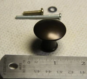 Top Knobs Edwardian M913 Lund 1 1/4" Knob Oil Rubbed Bronze - Foto 1 di 3