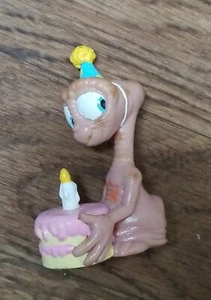 Vintage 1988 ET Movie Figurine Toy, 1st Birthday cake and candle, Applause 3" - Picture 1 of 6