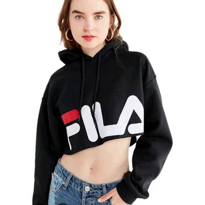 Sudadera corta con capucha Fila para mujer S Spellout Pullover negra de gran tamaño cuadrada Foto 1 de 4