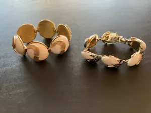 Vintage 2er Set Modeschmuck Armbänder - goldfarben - weiß - verbunden - Markenlos - Bild 1 von 8