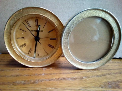 Howard Miller Desk Photo Alarm Clock Quartz Paperweight Gold Round - Vintage Cover
