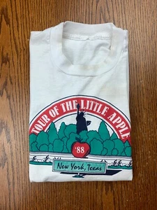Camicia vintage anni 80 New York, Texas Tour of the Little Apple taglia L East Texas ETX - Foto 1 di 10