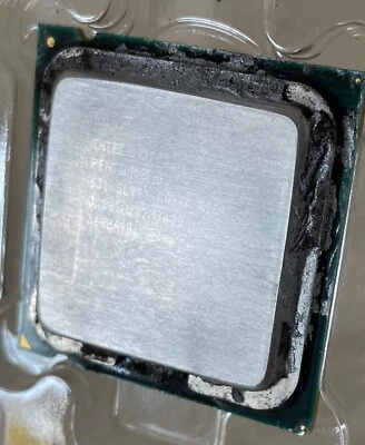 CPU Intel Pentium IV 631 3,0GHz socket 775/LGA775 SL94Y HH80552PG0802M usata - Immagine 1 di 2