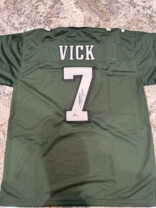 Michael Vick Signed Philadelphia Green Football Jersey (Beckett) - Picture 1 of 3