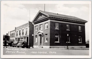 Moosomin Saskatchewan Gemeindegebäude Easton Block SK Sask RPPC Postkarte H68 - Bild 1 von 2