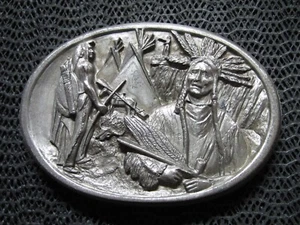 NATIVE AMERICAN CHIEF TEE PEE PEACE PIPE SCENE BELT BUCKLE! VINTAGE! RARE! 1984! - Picture 1 of 11