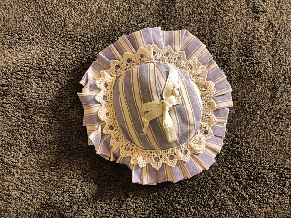 Piccolo Cuscino Profumato - Profuma Cassetti E  Abbigliamento (idea regalo) - Immagine 1 di 1