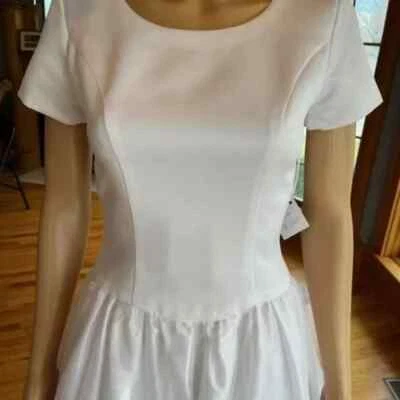 * Vestido de novia blanco satinado manga corta tul y satén banda talla 2 Foto 1 de 4